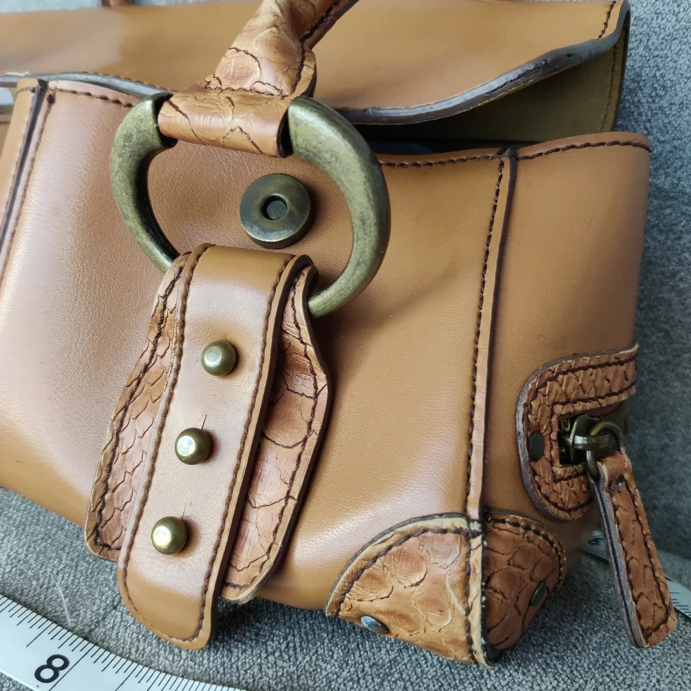 Mondani New York Buckle Flap satchel handbag